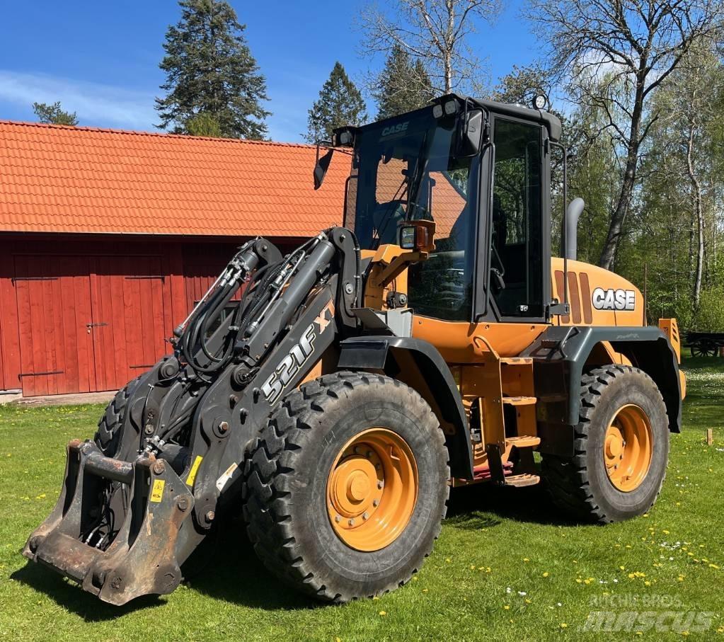 CASE 521 F XT Incarcator pe pneuri