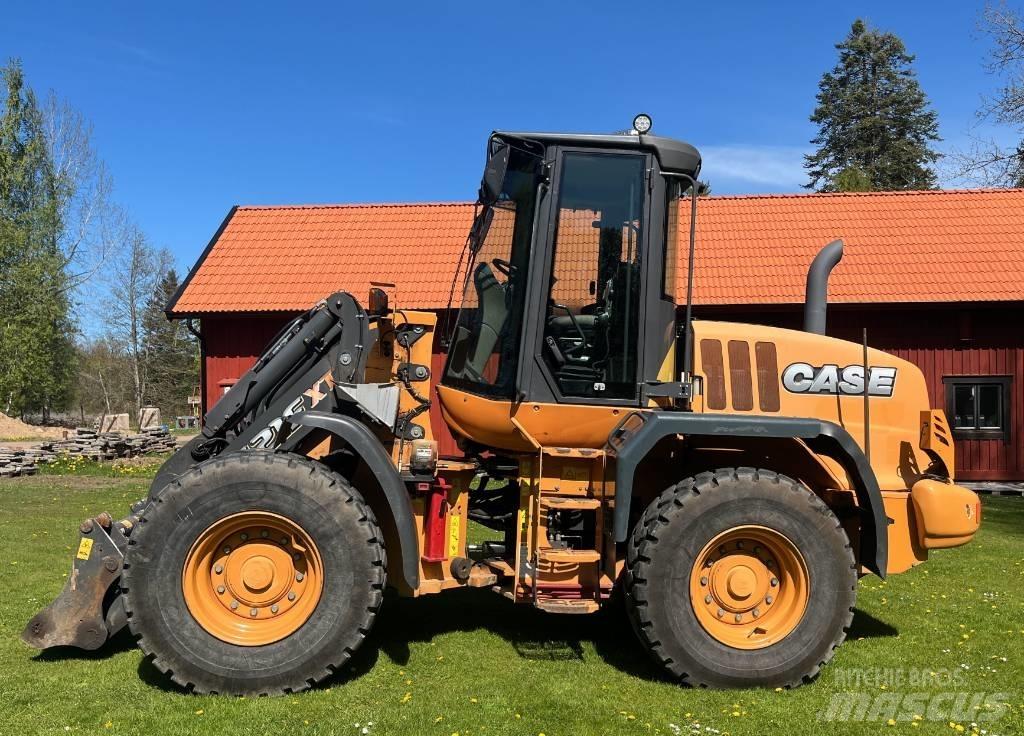 CASE 521 F XT Incarcator pe pneuri