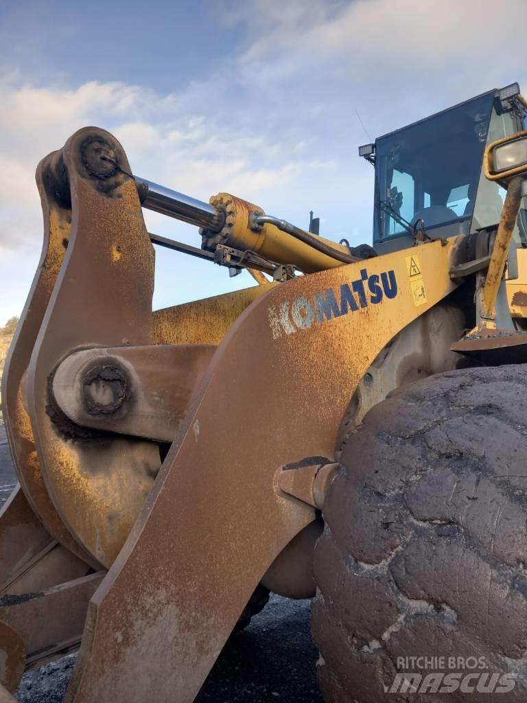 Komatsu WA 600-6 Incarcator pe pneuri