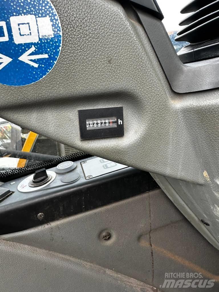 Liebherr 910 Compact Excavatoare cu roti