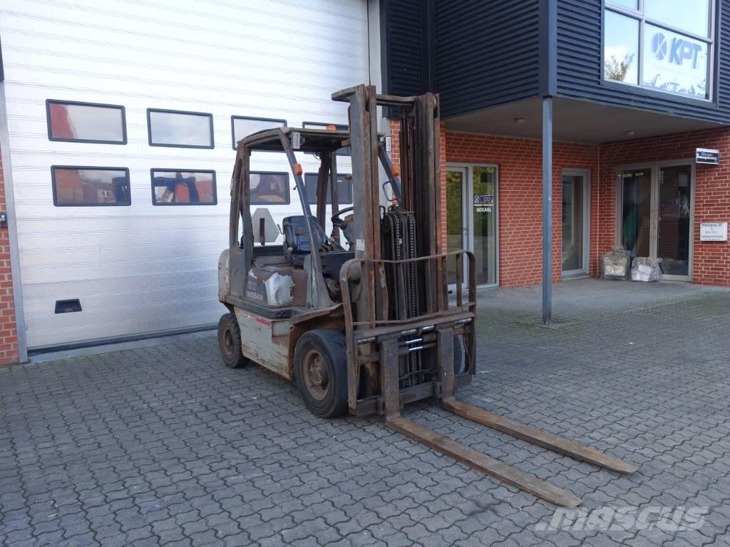 Nissan Y1D2A200 Stivuitor diesel