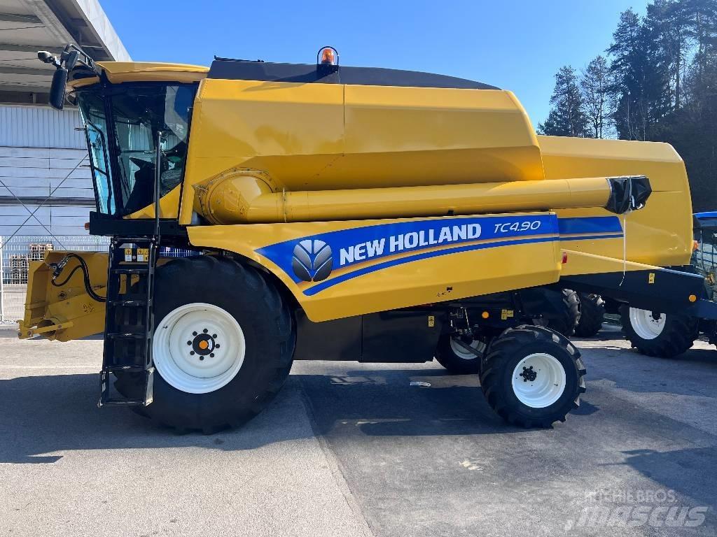 New Holland TC 4.90 Combine de secerat