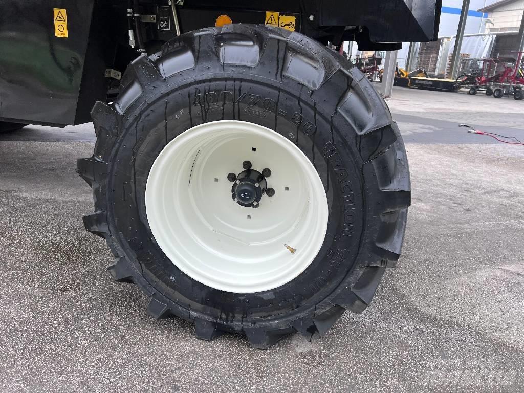 New Holland TC 4.90 Combine de secerat