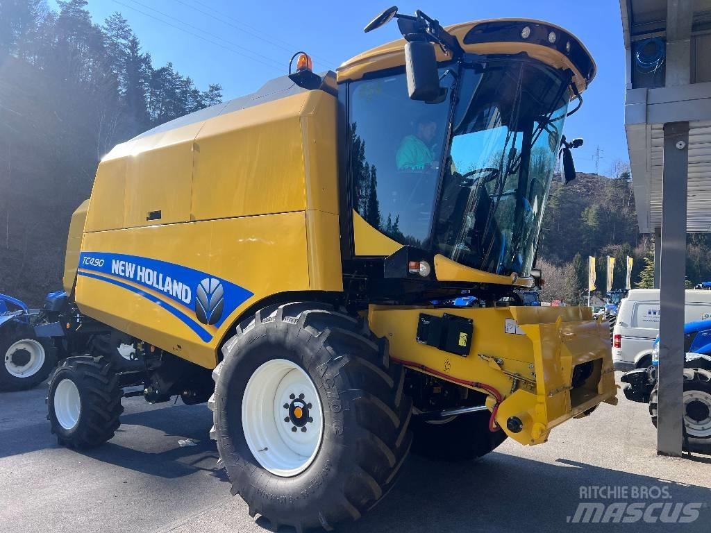 New Holland TC 4.90 Combine de secerat