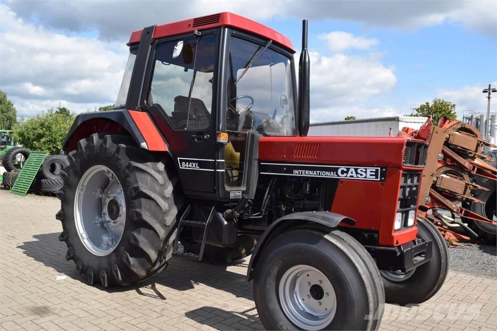 Case IH 844 XL Tractoare