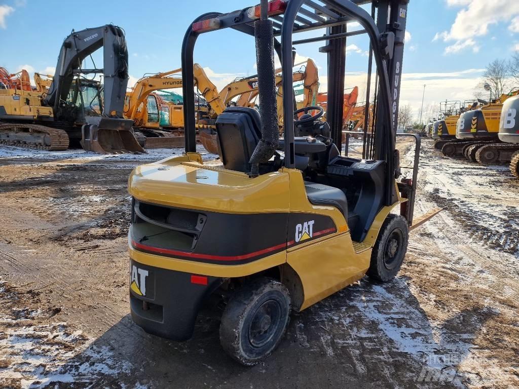 CAT DP 25 N Stivuitor diesel