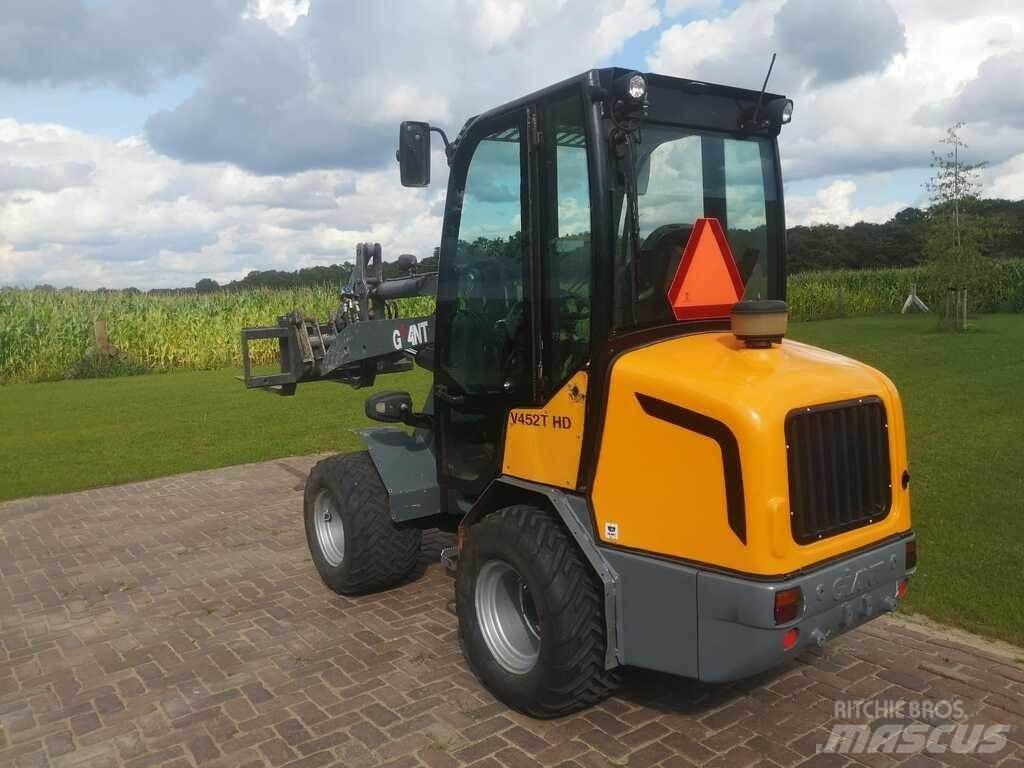 GiANT V 452 T HD Incarcator pe pneuri