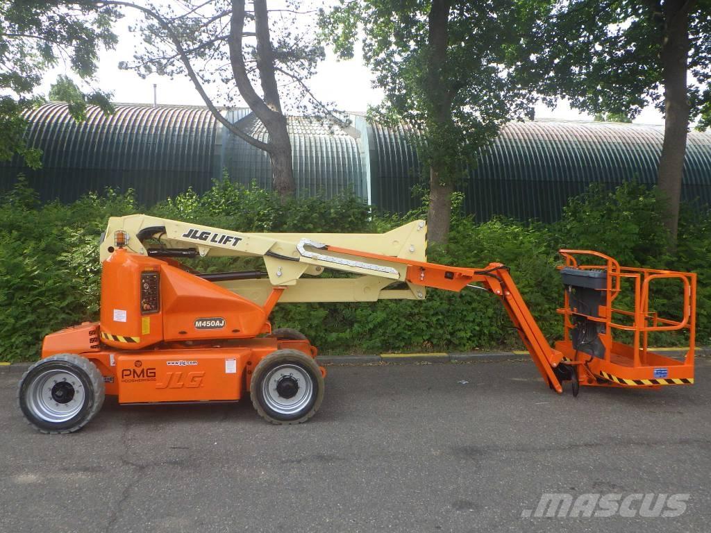 JLG M450AJ Nacele cu brat articulat