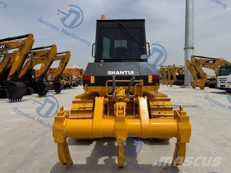 Shantui SD 16 Buldozere pe senile