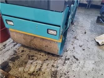 Bomag BW 100 AD-4 Cilindri compactori dubli