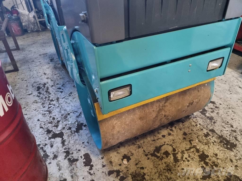 Bomag BW 100 AD-4 Cilindri compactori dubli
