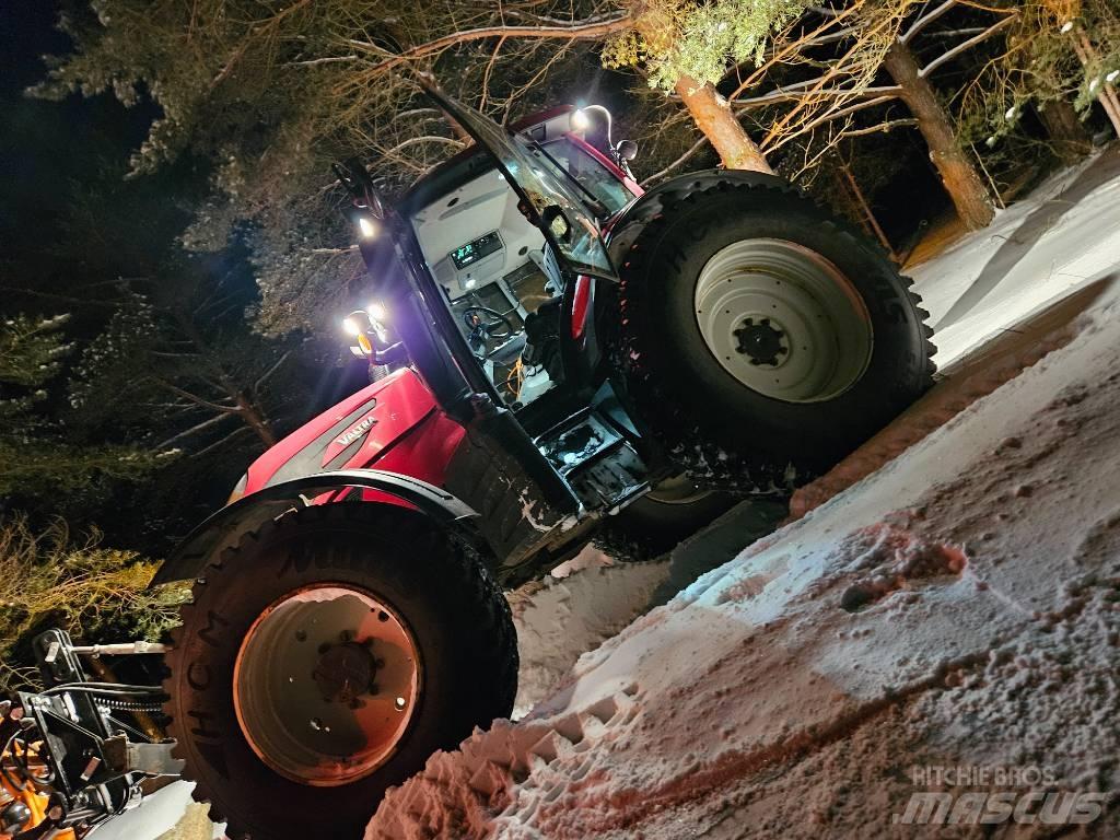 Valtra N154 Tractoare