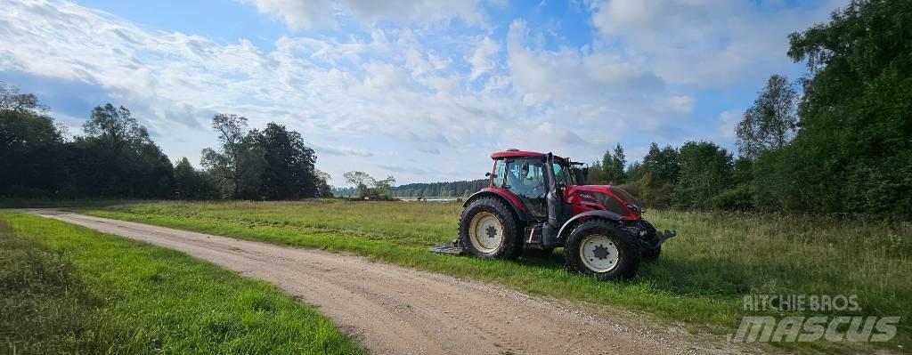 Valtra N154 Tractoare