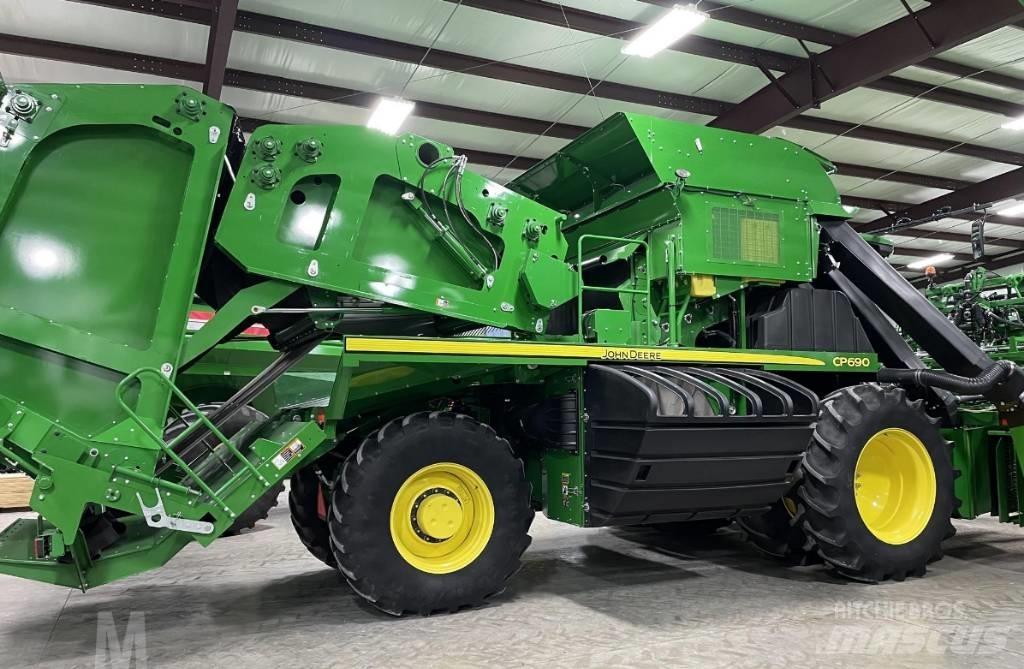 John Deere CP690 Alte echipamente pentru nutret