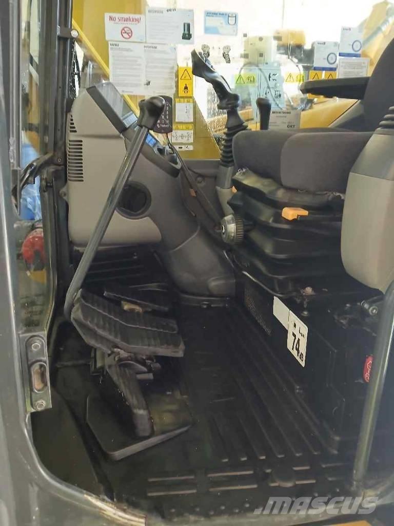 Komatsu PC78US-10 Excavatoare 7t - 12t