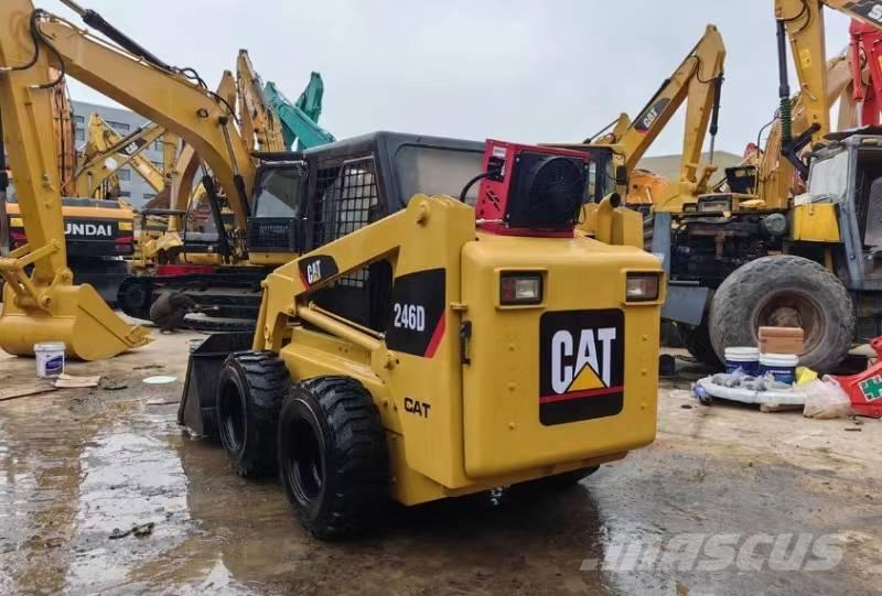 CAT 246D Mini incarcator