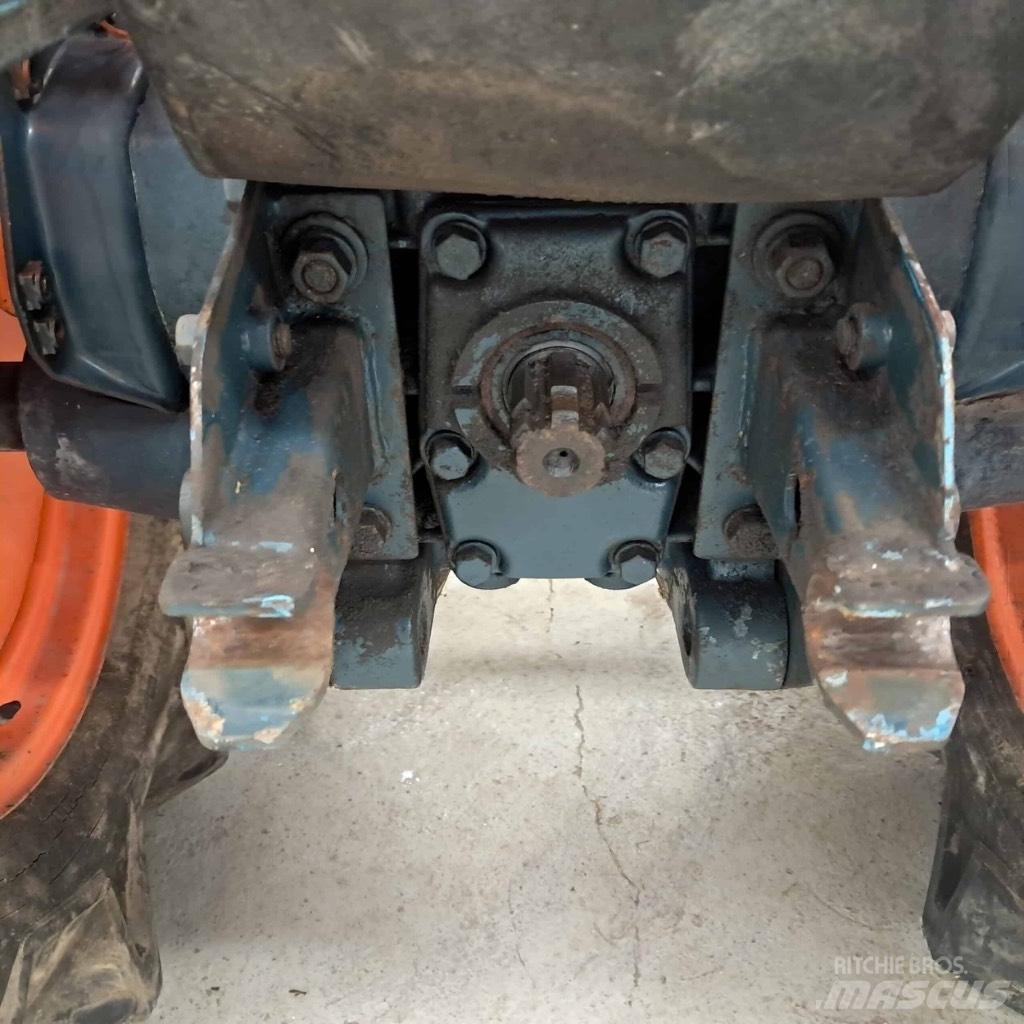 Kubota B 7000 Tractoare