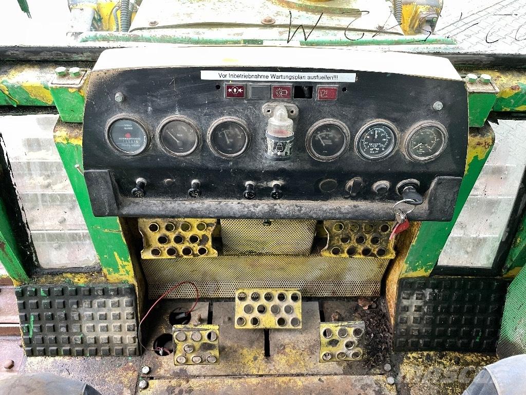 Hanomag D 600 D Buldozere pe senile