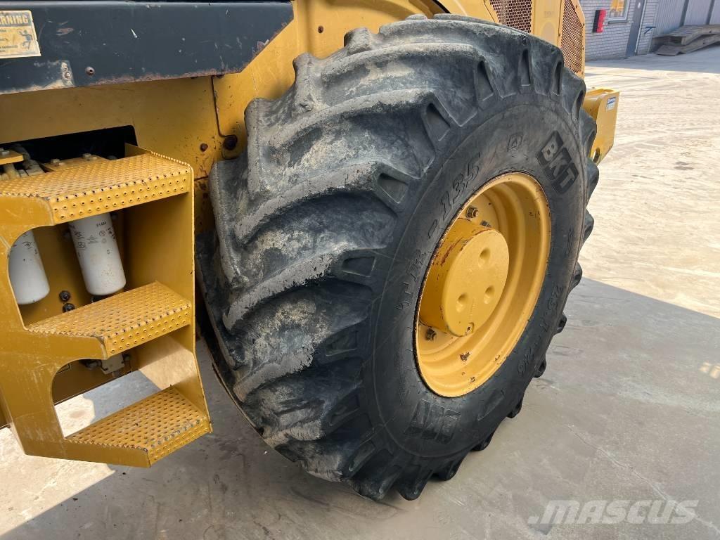 CAT CP76 Compactoare monocilindrice