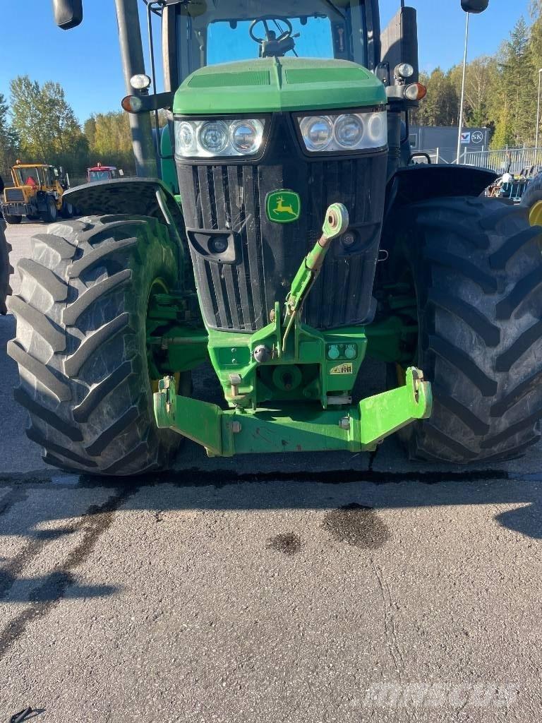 John Deere 7200 R Tractoare