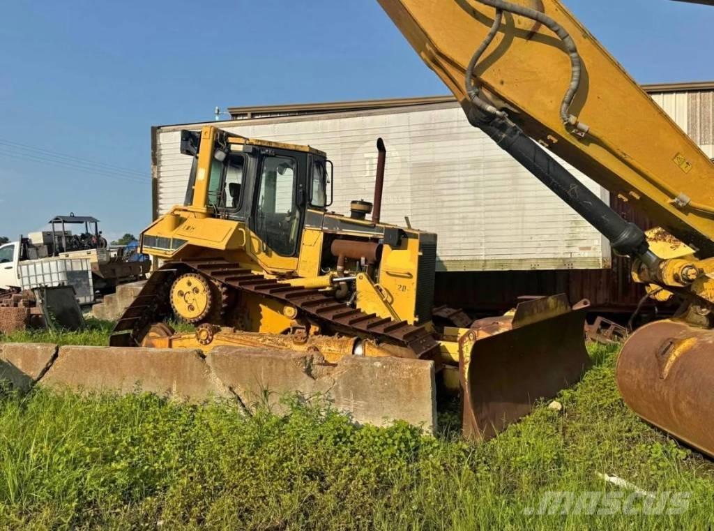 CAT D 6 M Buldozere pe senile