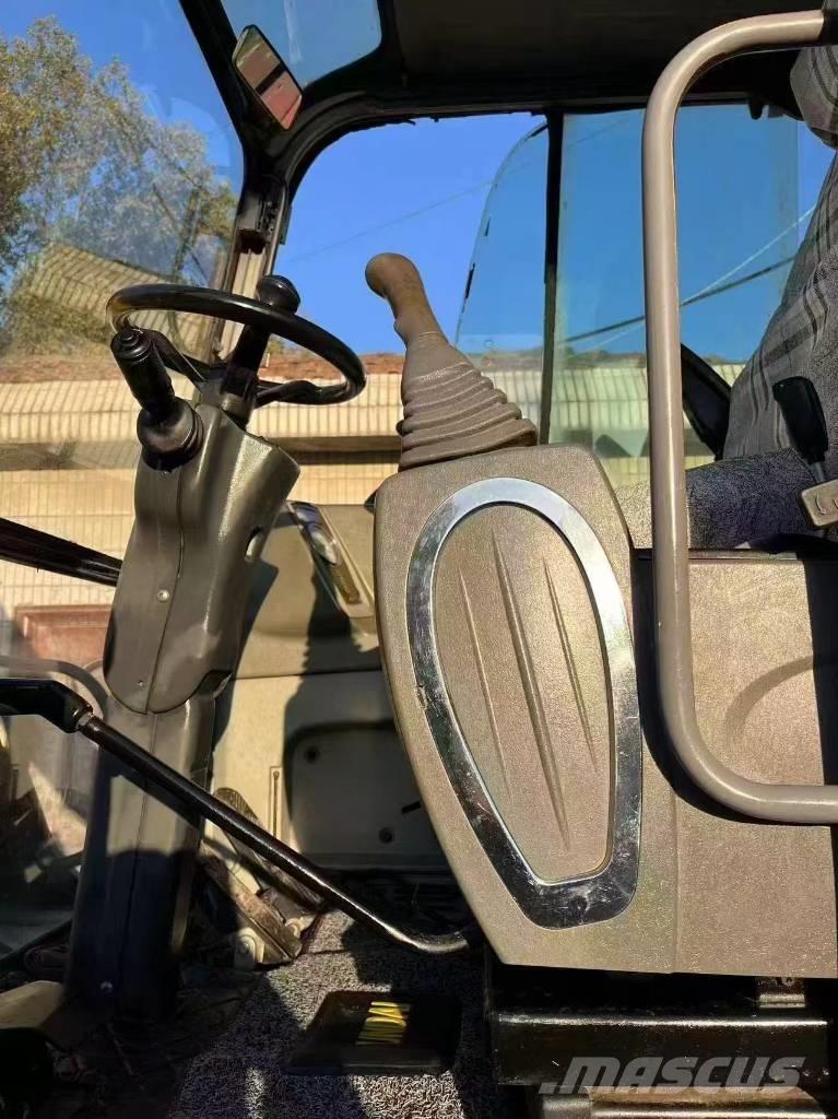 Hyundai 60 W Excavatoare cu roti