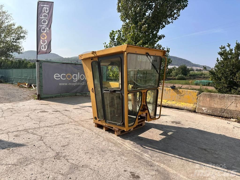CAT 140 H Cabine si interior