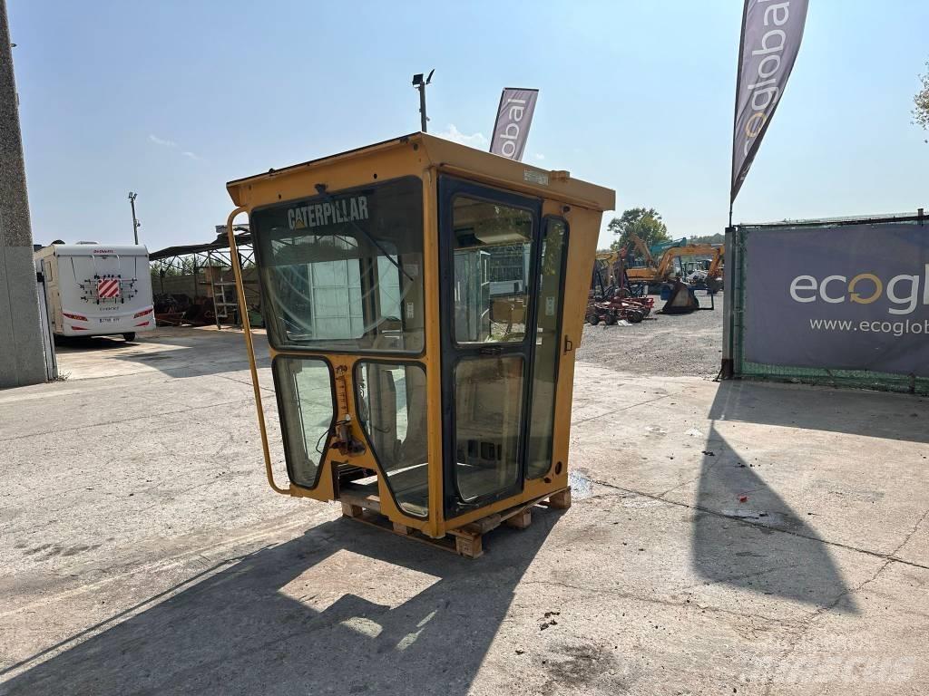 CAT 140 H Cabine si interior