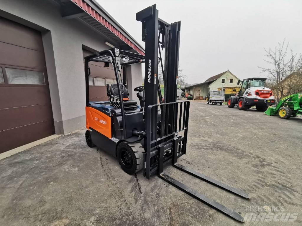 Doosan B25S-7 Stivuitor electric