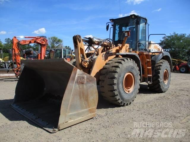 CASE 921 E Incarcator pe pneuri