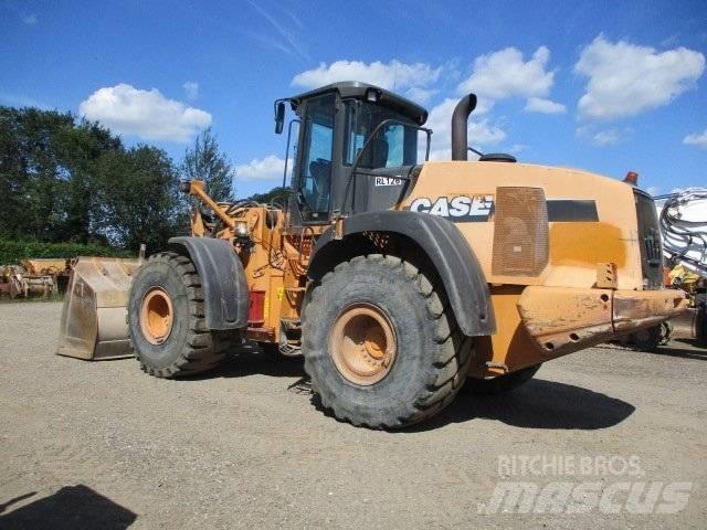 CASE 921 E Incarcator pe pneuri