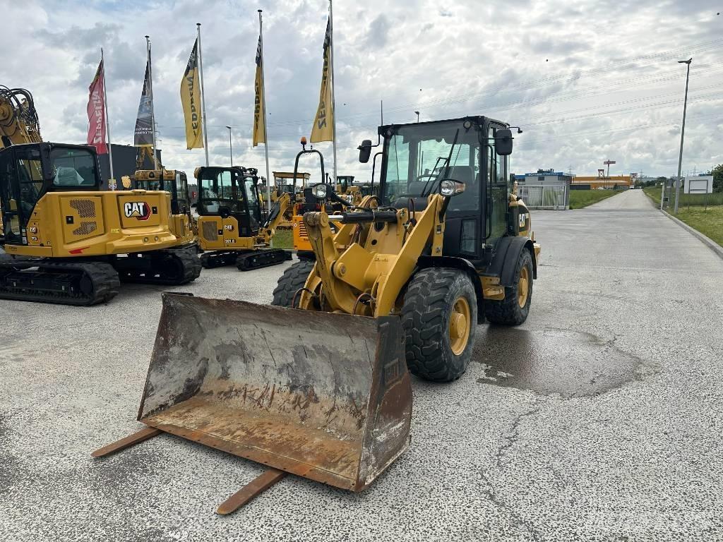 CAT 906 Incarcator pe pneuri