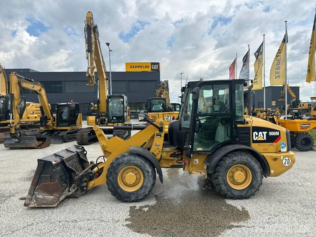CAT 906 Incarcator pe pneuri