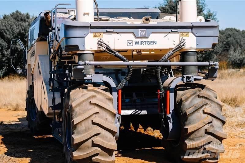 Wirtgen WR240 Altele