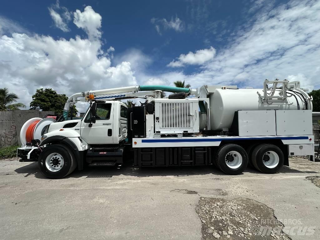 International 7400 Camion vidanje