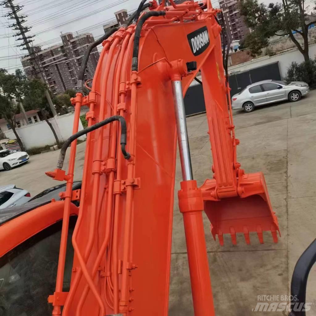 Doosan DX 225 LC Excavatoare pe șenile

