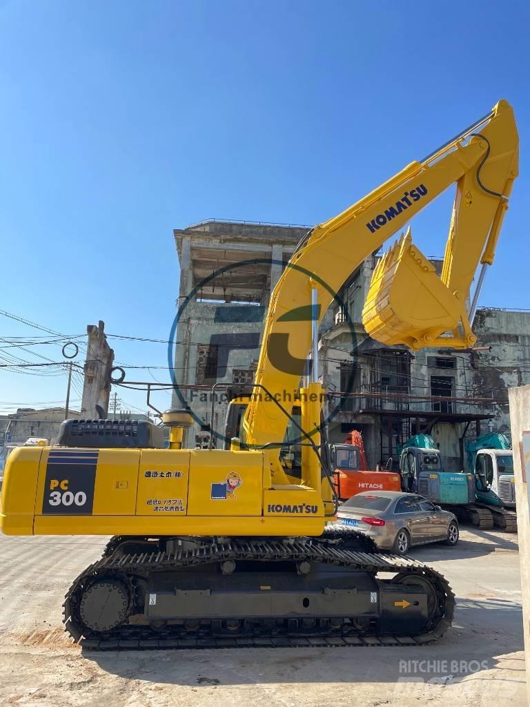Komatsu PC 300 Excavatoare pe șenile
