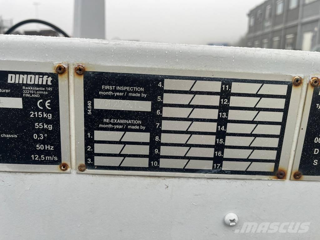 Dino 135 T Platforme aeriene montate pe remorca