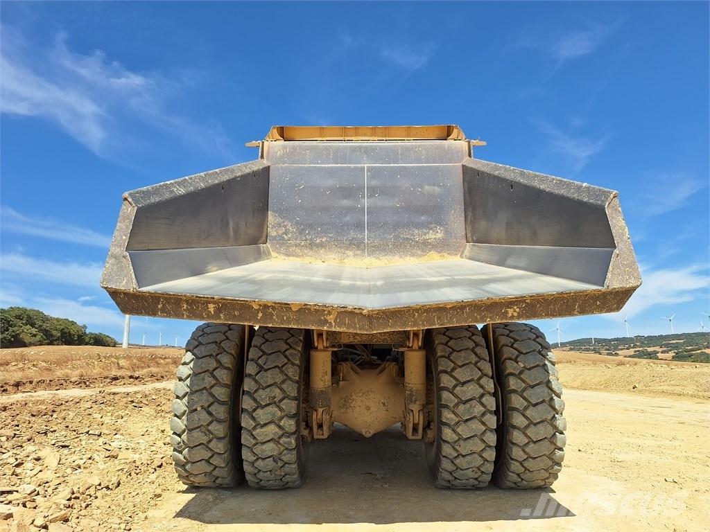 Komatsu HD 605-7E0 Camioane cu basculante rigide