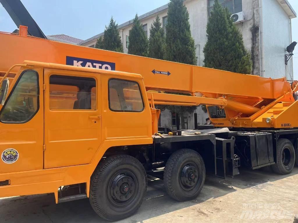 Kato KA 300 E Macara teren accidentat
