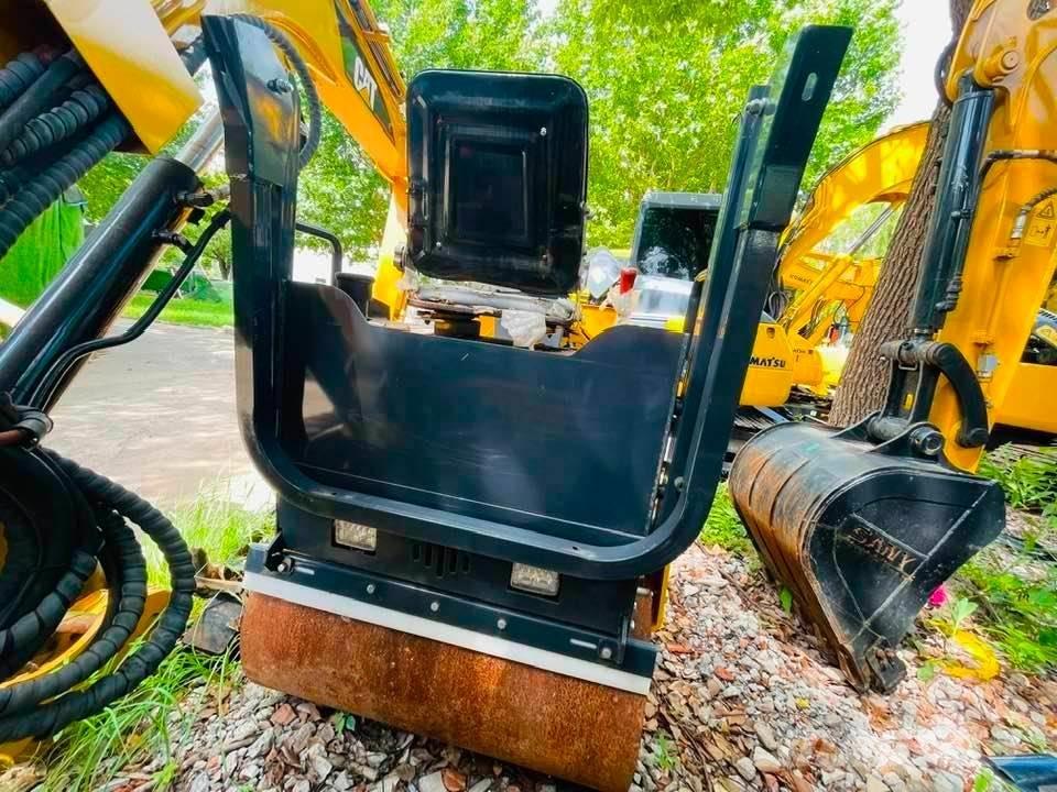 CAT 303 Mini excavatoare < 7t