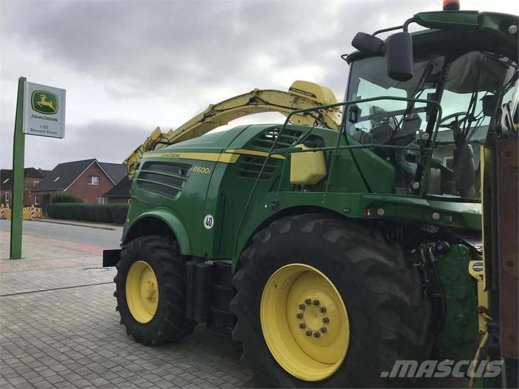 John Deere 8600 Forajere cu autopropulsare