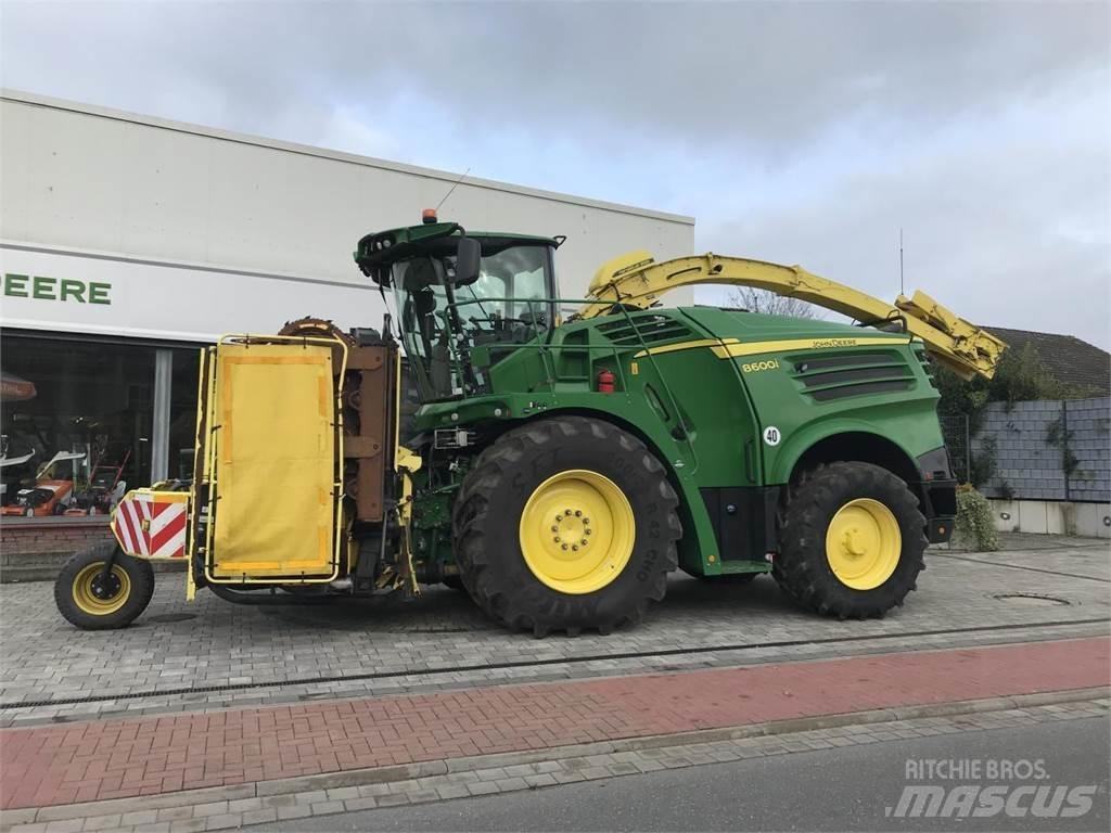 John Deere 8600 Forajere cu autopropulsare