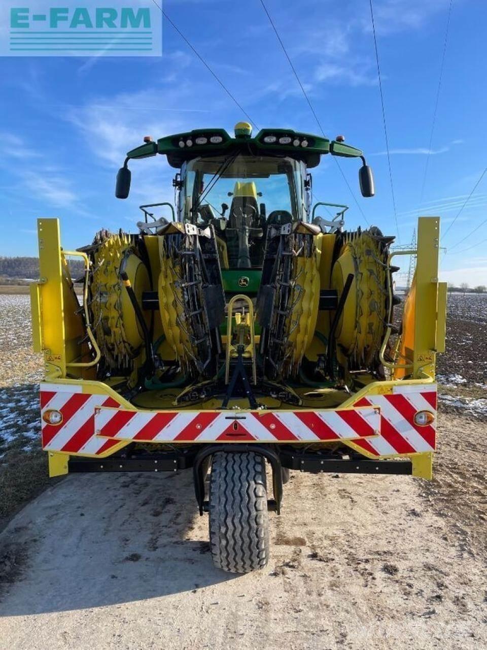 John Deere 8700i Forajere cu autopropulsare