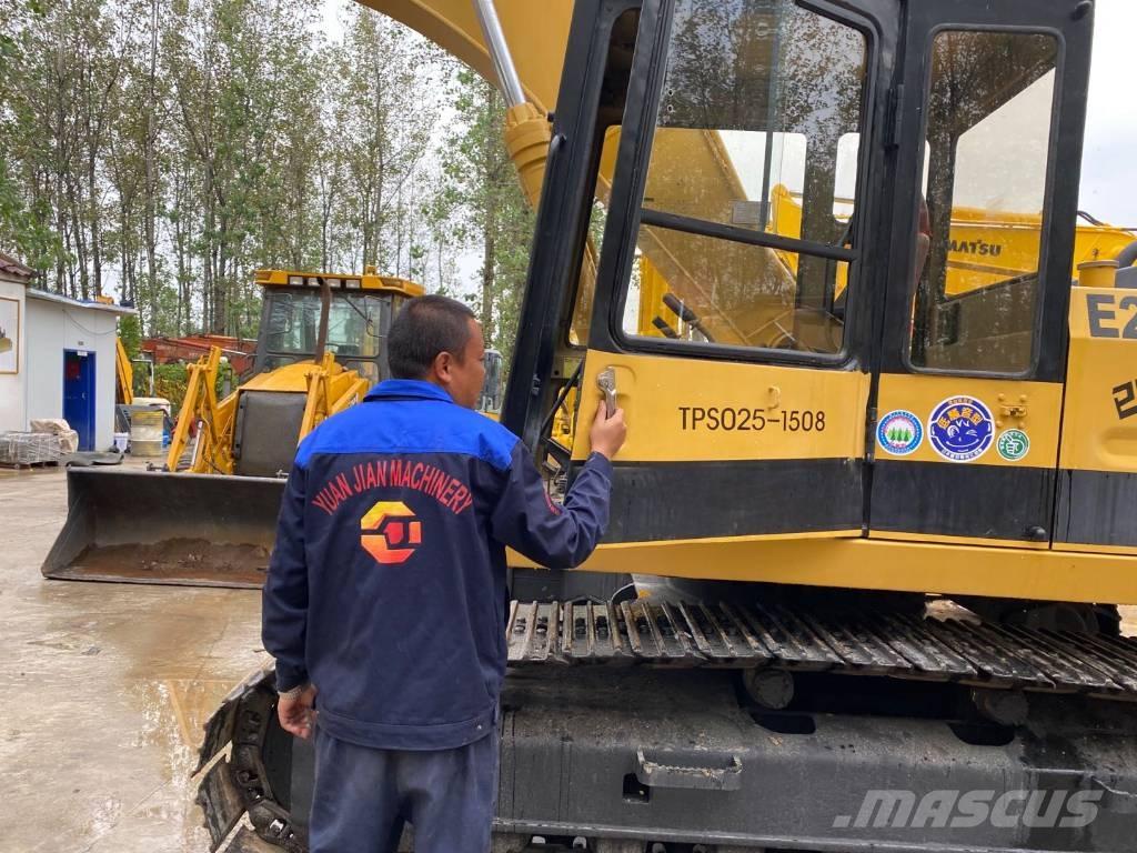 CAT E200B Excavatoare pe șenile
