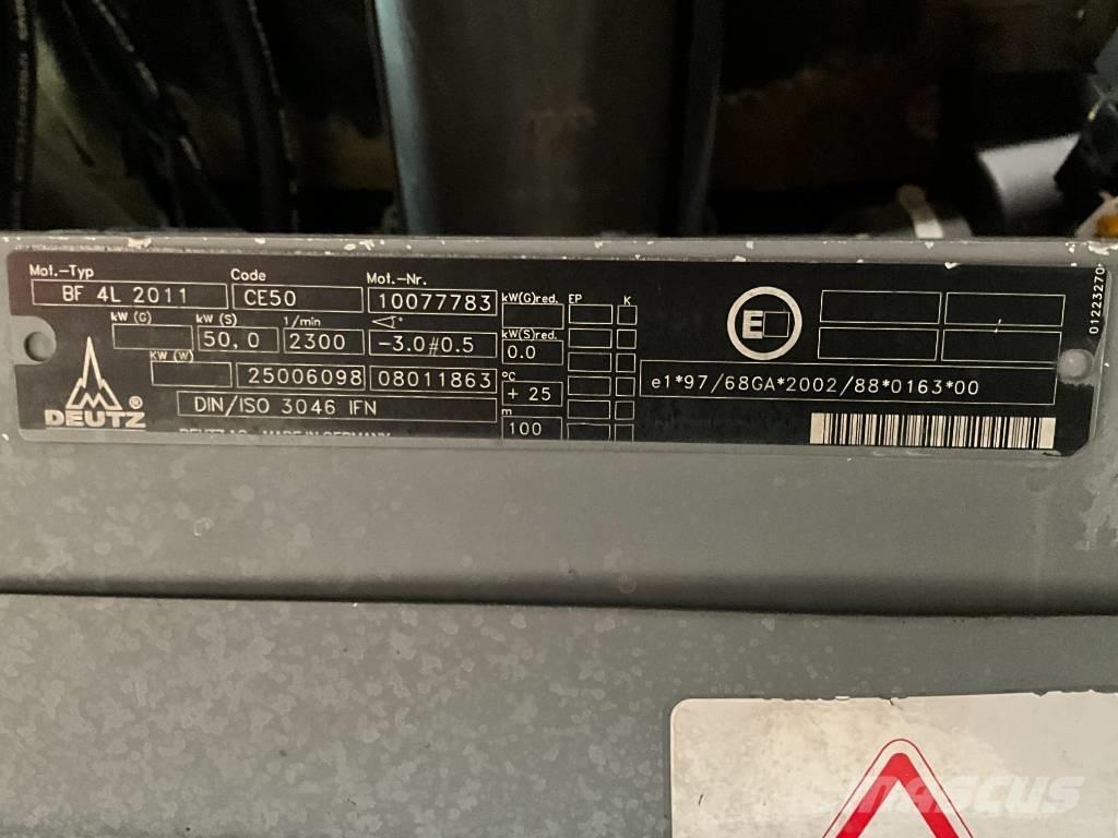 Atlas 75 S Incarcator pe pneuri