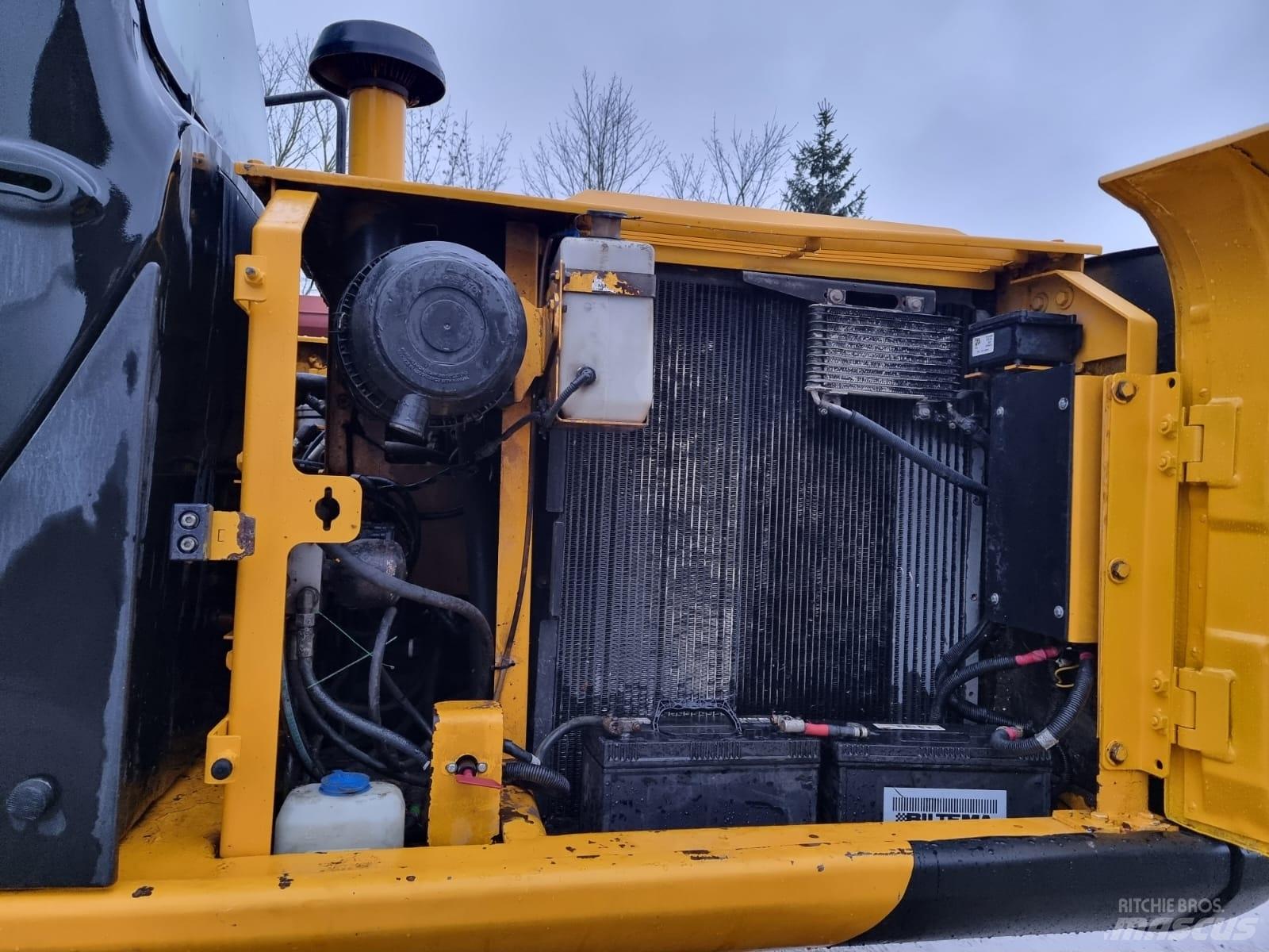JCB JS 160 LC Excavatoare pe șenile
