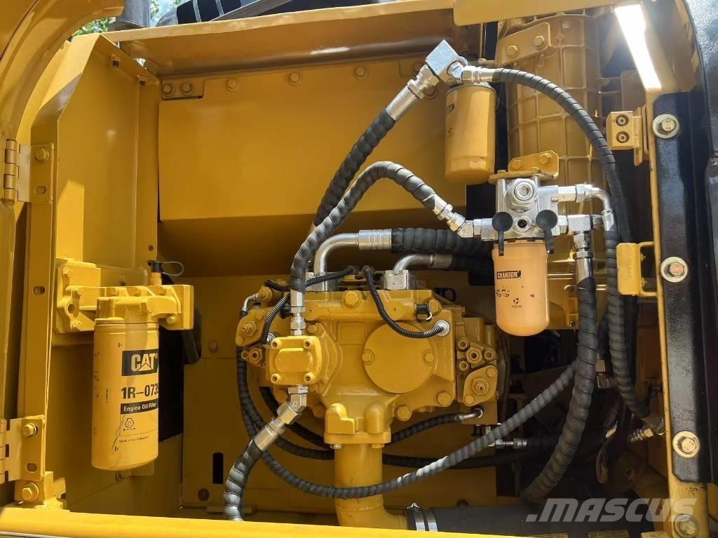 CAT 323 D L Excavatoare pe șenile
