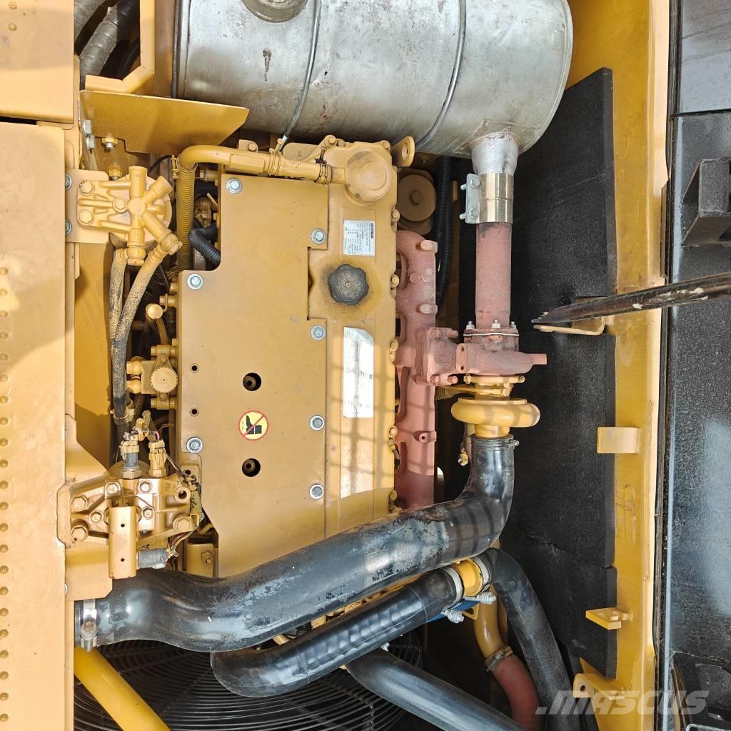 CAT 323 D L Excavatoare pe șenile
