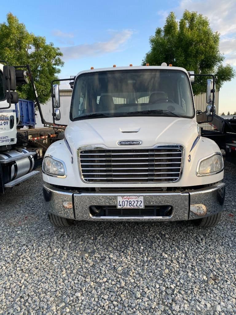 Freightliner CB Camioane Demontabile